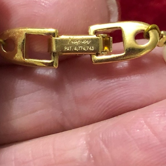 Vintage Gold Tone Napier Signed Faux Pearl Necklace - Picture 3 of 3